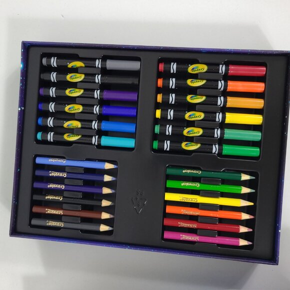 Star Wars Crayola Coloring Book Art Set - Picture 5 of 8